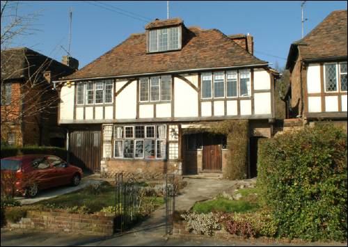 37 Vivian Way a